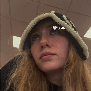 Meet your Posher, Caitlyn